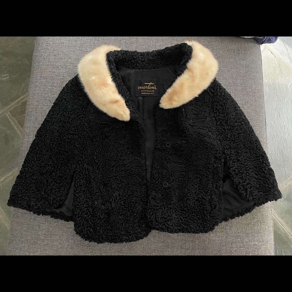 Black and Tan Fur Collar Jacket - Picture 4 of 11
